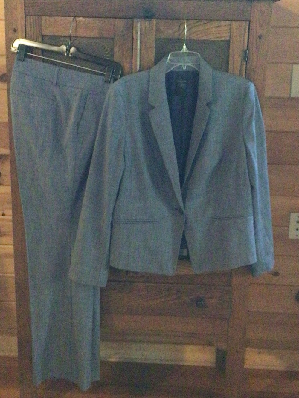 Ann Taylor Gray Women's Two-Piece Suit Jacket & Pants